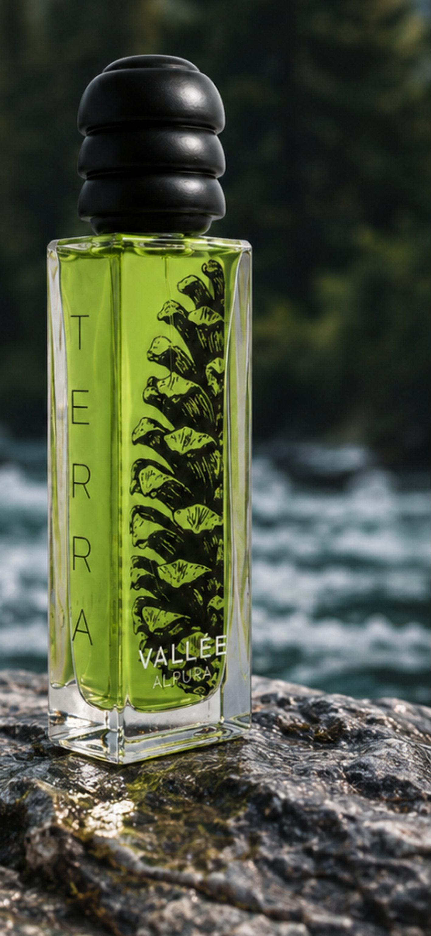TERRA Flakon auf einem Stein am Gebirgsfluss